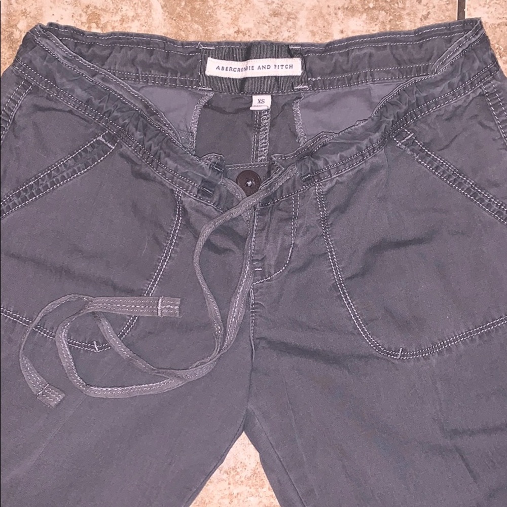 Abercrombie and Fitch cargo pants size XS